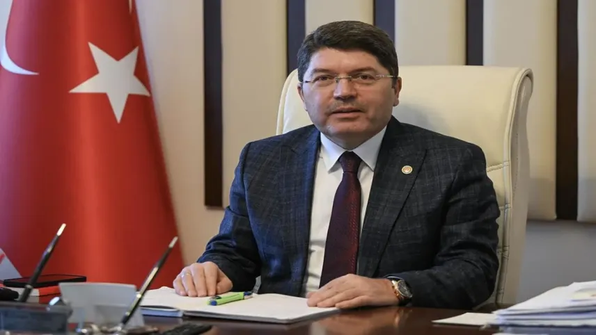 Bakan Tunç kadına yönelik şiddete dikkat çekti! haberinin görseli