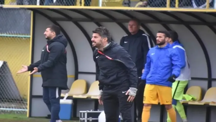 Aliağaspor FK Teknik Direktör Mesut Toros ile yollarını ayırdı! haberinin görseli