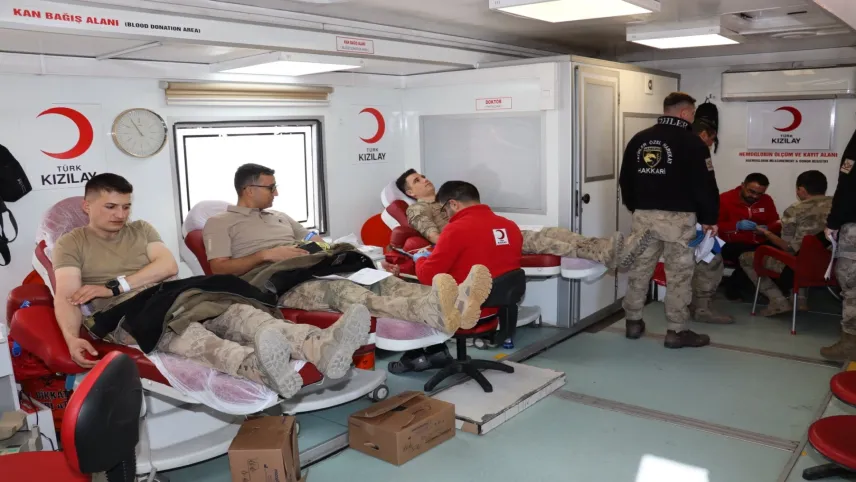 Mehmetçikten kan bağışı desteği haberinin görseli