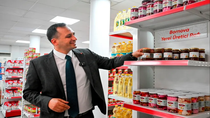 Bornova Belediyesi odun ve kömür dağıttı haberinin görseli