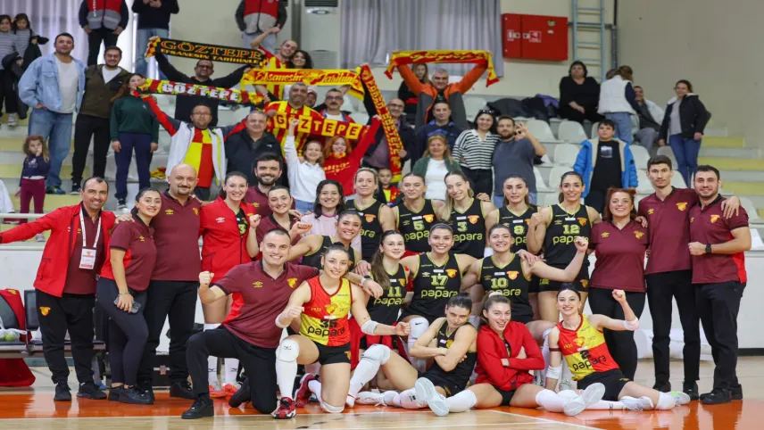 İzmir'in Sultanları devreyi namağlup bitirdi haberinin görseli