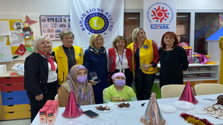 KİTVAK’tan hasta çocuklar için anlamlı yılbaşı etkinliği haberinin görseli