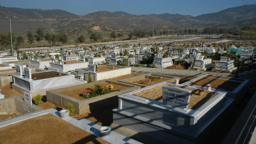 İzmir’de 5 ilçeye yeni mezarlık alanı haberinin görseli