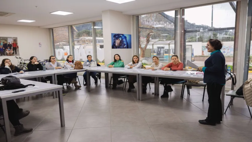 Balçova Belediyesi’nden annelere destek haberinin görseli