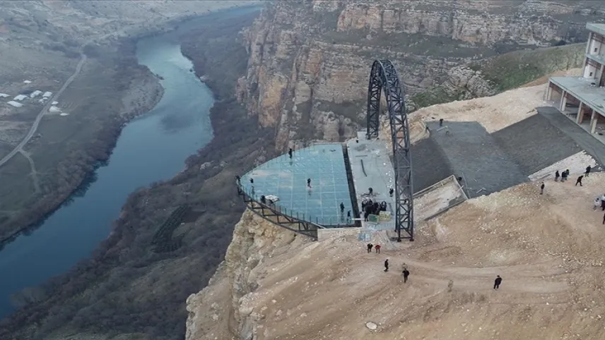Cehennem Deresi Kanyonu cam seyir terasıyla turizme açılıyor haberinin görseli