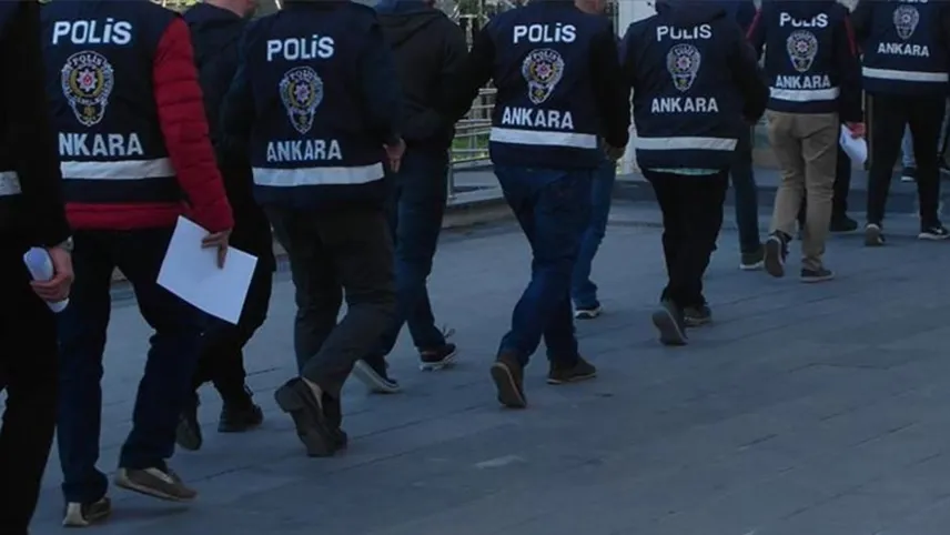 FETÖ'nün KPSS çalışma evlerine operasyon haberinin görseli
