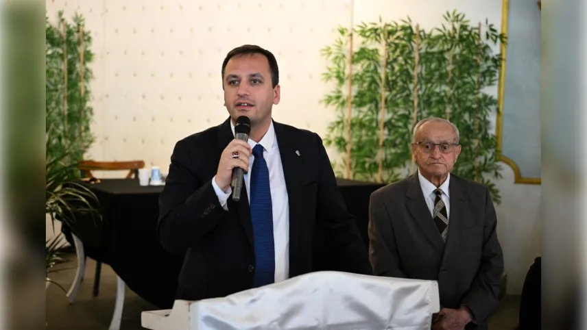 Başkan Eşki: Esnafımıza en iyi hizmeti sunmak için elimizden geleni yapacağız haberinin görseli