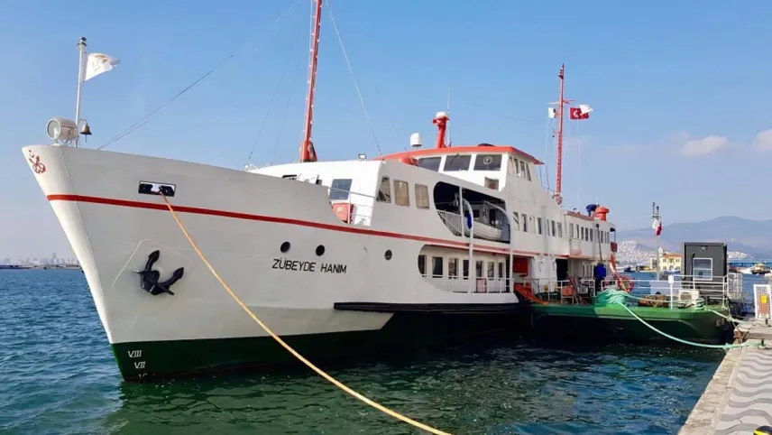 Zübeyde Hanım Eğitim ve Sergi Gemisi sizi bekliyor haberinin görseli