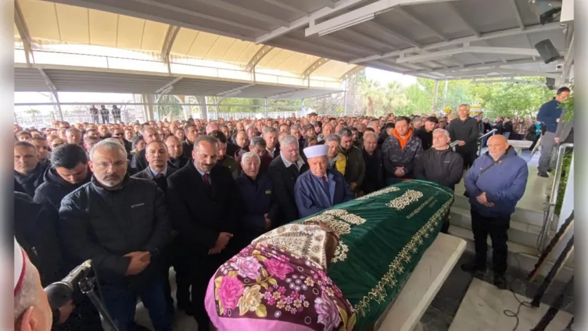 Devrilen midibüste can vermişti: 15 yaşındaki Nisa’ya son veda haberinin görseli