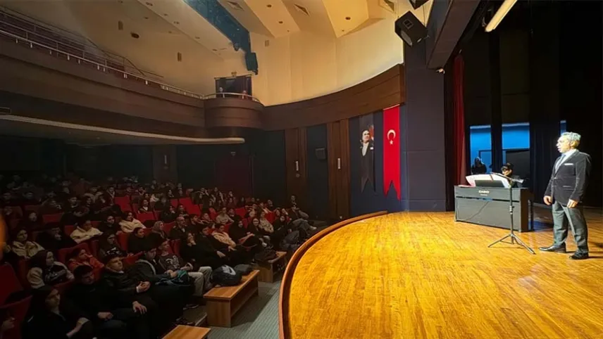 Opera ve bale sanatçıları Tireli öğrencilerle buluştu haberinin görseli
