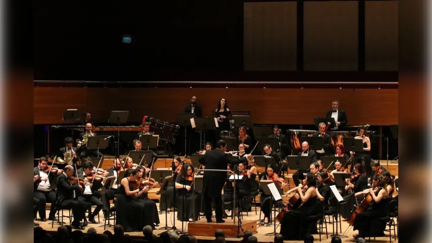 AASSM’de sanat rüzgarı: Olten Filarmoni Orkestrası sahne aldı haberinin görseli