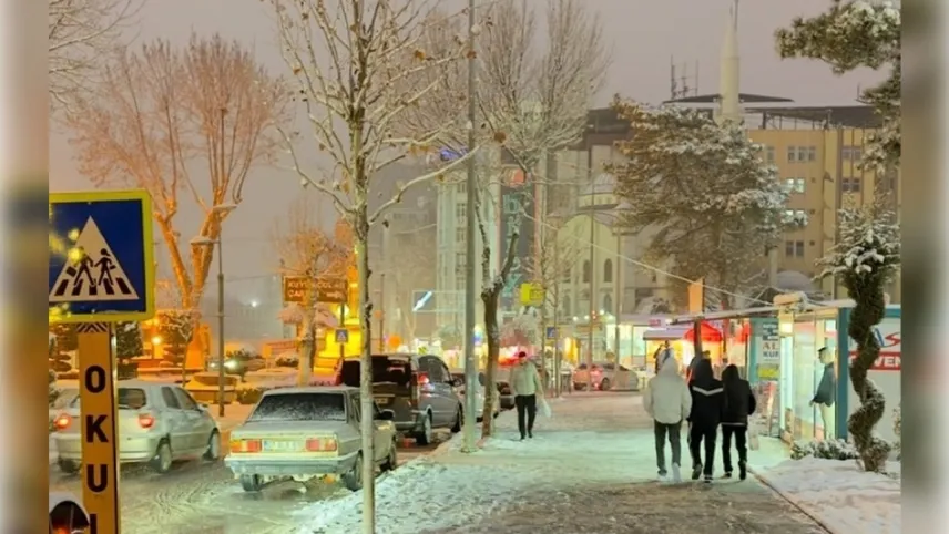 Malatya’da eğitime buzlanma engeli haberinin görseli