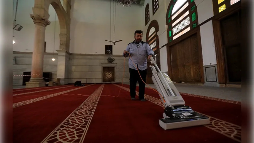 Şam'daki Emevi Camisi'ne Gaziantep'te üretilen halılar serildi haberinin görseli