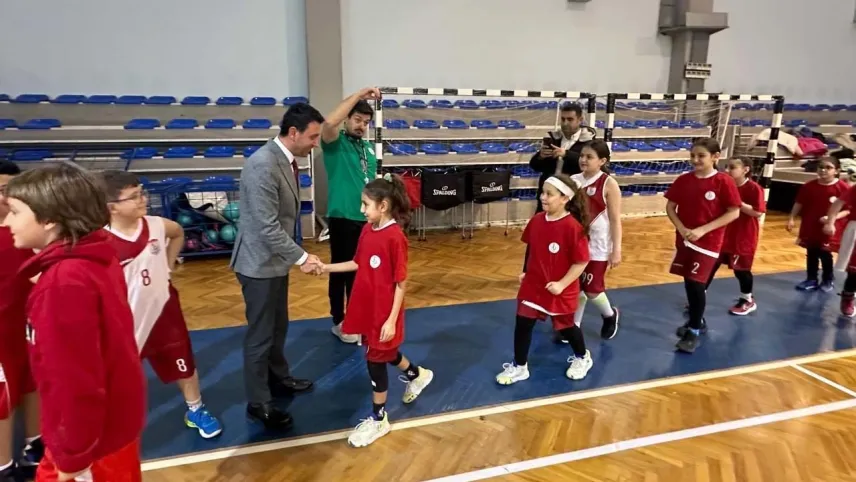 Bayraklı Güreş Takımı İzmir şampiyonu oldu haberinin görseli