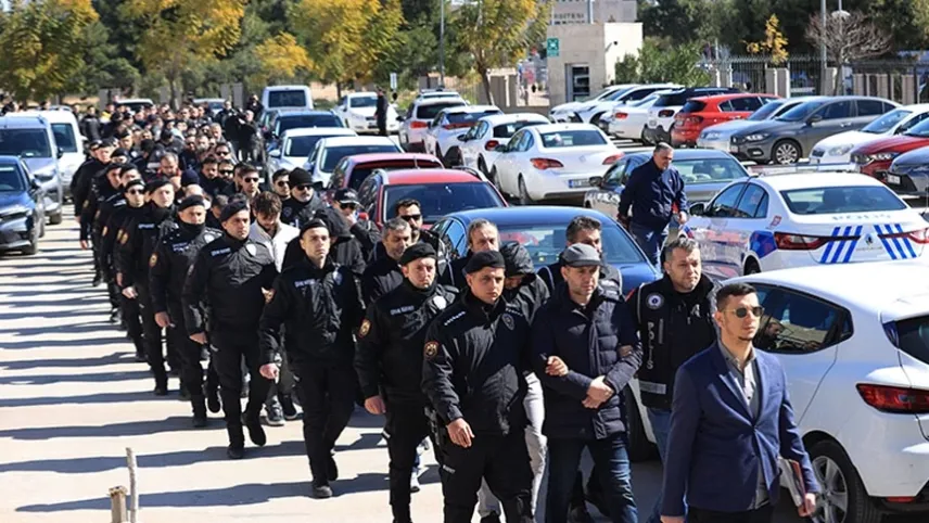 Maydonoz döner restoran zinciri sahibinin 94 FETÖ'cü ile irtibatı belirlendi haberinin görseli