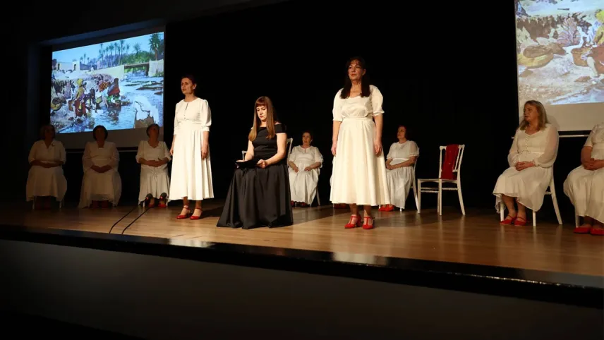 Balçova’da sahne Olgun Gençler’in: Çiçekler de Ağlar oyununa tam not haberinin görseli