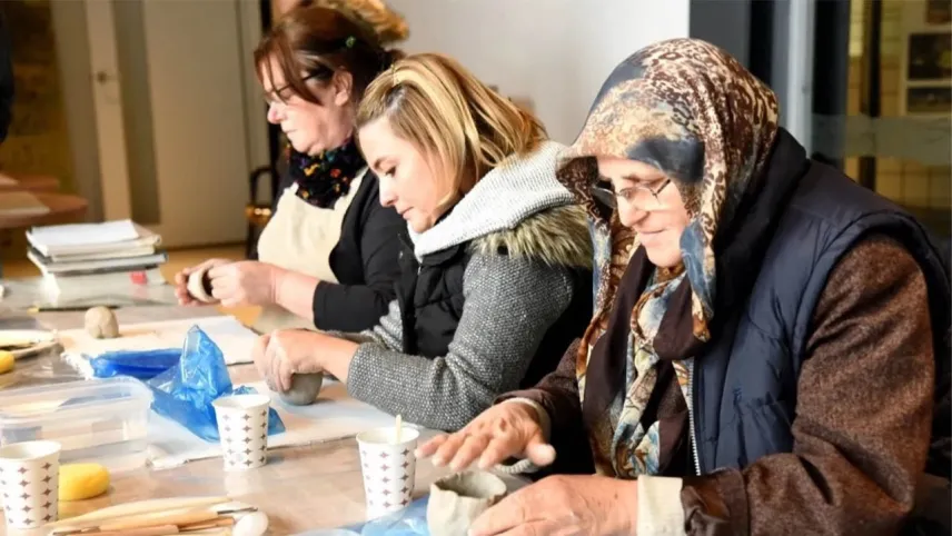 Bornova'da 8.500 yıllık sanat yolculuğu: Tarihin kalbinde sanat atölyesi haberinin görseli