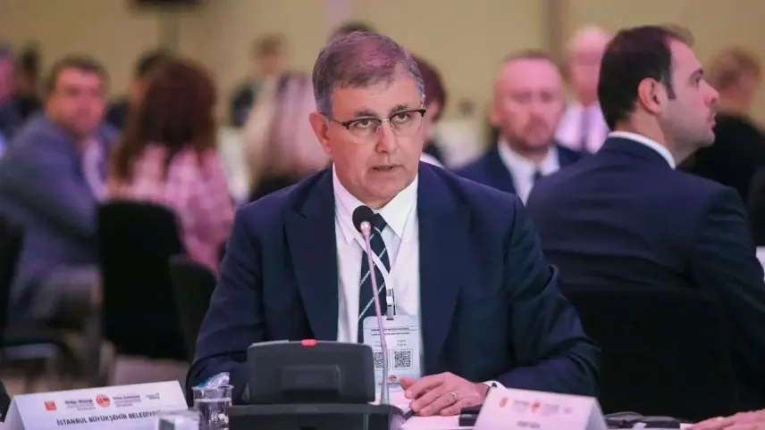 Başkan Tugay’dan Kardeş Şehirler Zirvesi’nde demokrasi vurgusu  haberinin görseli
