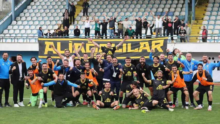 Ayvalıkgücü ile Aliağa ile yarışıyor haberinin görseli