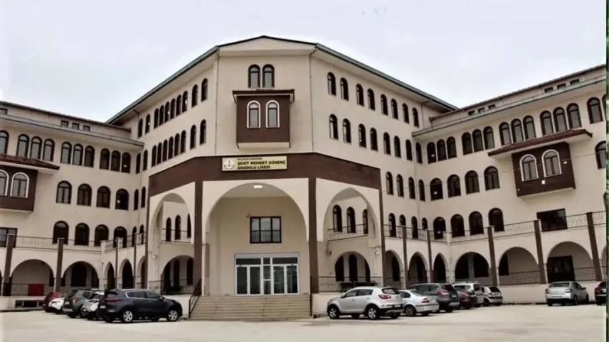 Okulda çiçek hastalığı patlak verdi: Eğitime yıl sonuna kadar ara verildi haberinin görseli