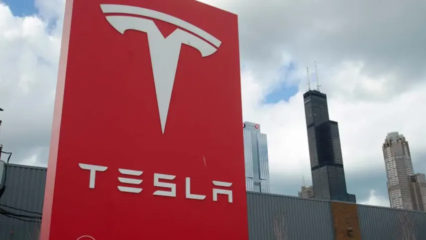 Tesla hisselerinde düşüş haberinin görseli