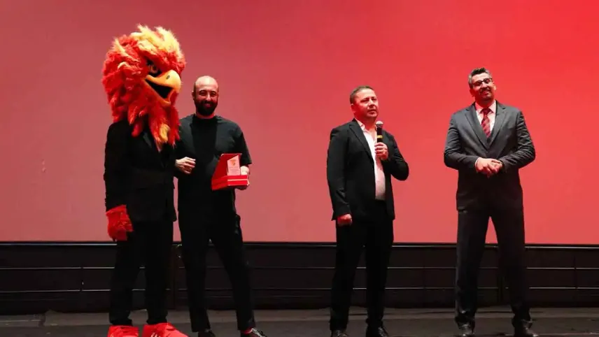 Göztepe’nin küllerinden doğuşu: “Kül ve Ateş” belgeseli izleyiciyle buluştu haberinin görseli