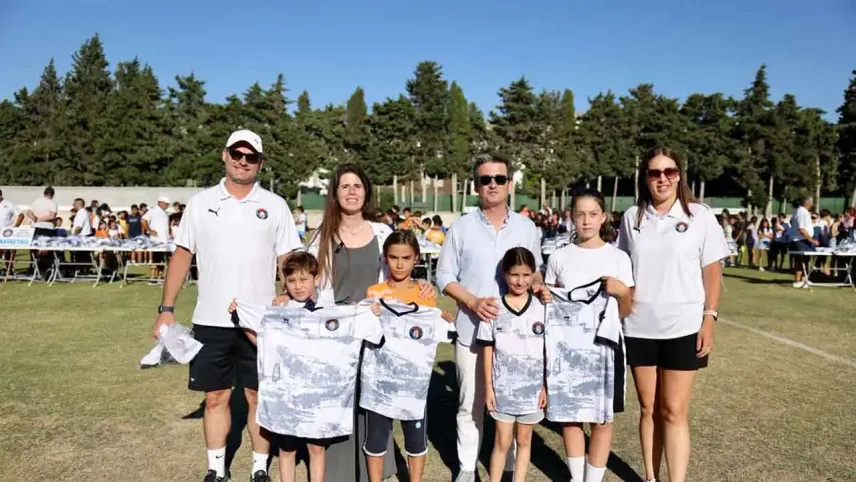 Çeşmeli çocuklar yazın hem eğlenecek hem de spor yapacak haberinin görseli