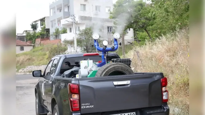 Bayraklı Belediyesi’nden haşereyle mücadelede yoğun ilaçlama çalışmaları haberinin görseli