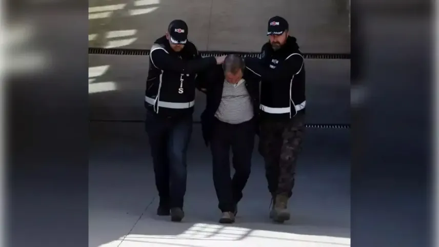 96 kişinin öldüğü binanın müteahhidi mahkeme heyetine küfretti haberinin görseli