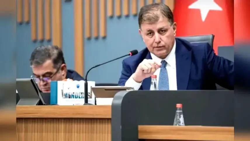 İzmir Büyükşehir Meclisi karıştı... Başkan Tugay: Meclisi iptal ederim haberinin görseli