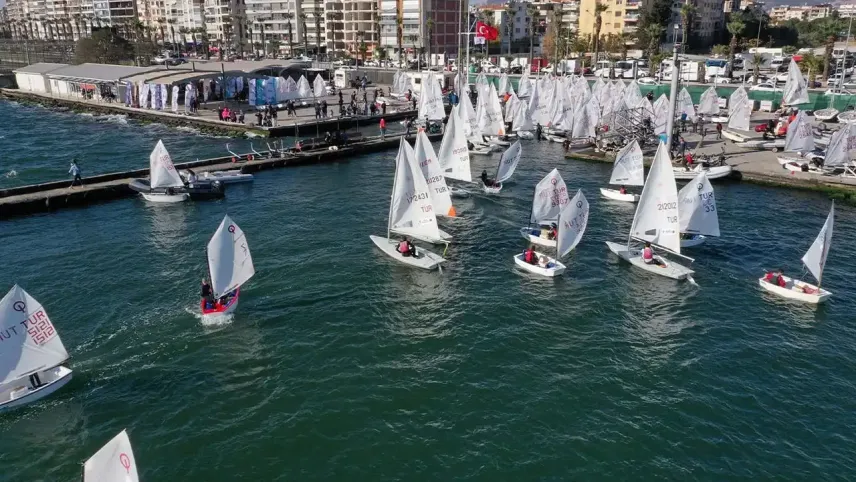 1912 Karşıyaka Derneği'nden sert uyarı: Burada sadece KSK bayrağı dalgalanacak haberinin görseli