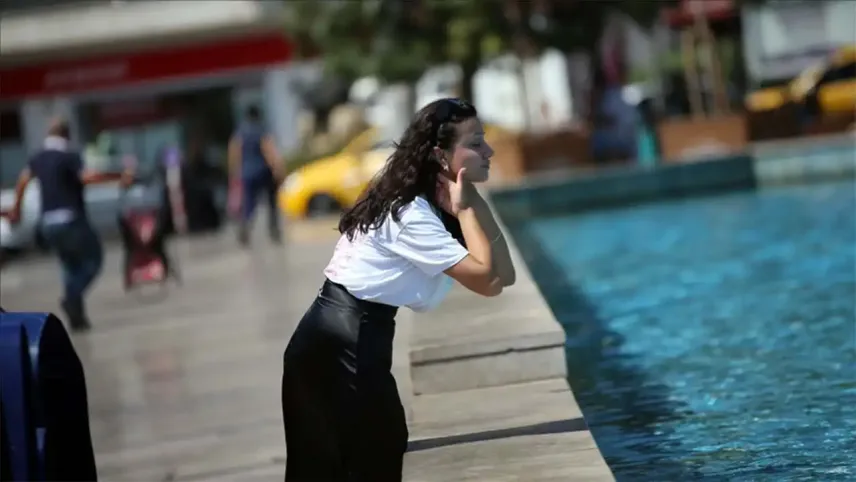Yurt genelinde kavurucu sıcaklar: 42 ilde 35 derecenin üzerinde ölçüldü haberinin görseli