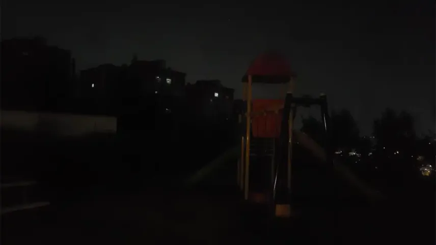 İzmir’de elektrik kesintisi krizi: Çiğli karanlığa gömüldü  haberinin görseli