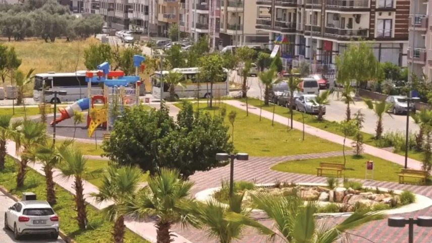 Kemalpaşa’da parklar su tankerleri ile sulanacak haberinin görseli