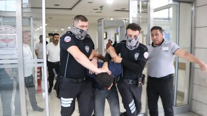 Şanlıurfa’da hastanede dehşet: Doktor ve Güvenlik Görevlisine saldırdı haberinin görseli