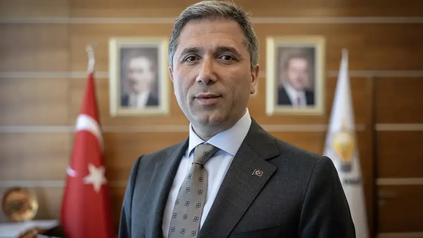Zafer Sırakaya: Özgür Özel günü kurtarmaya çalışıyor haberinin görseli