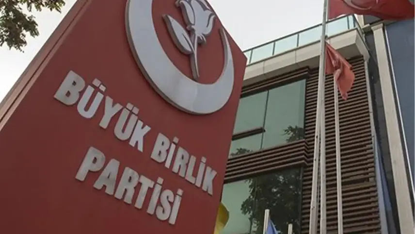 Büyük Birlik Partisi’nde görevden alma haberinin görseli