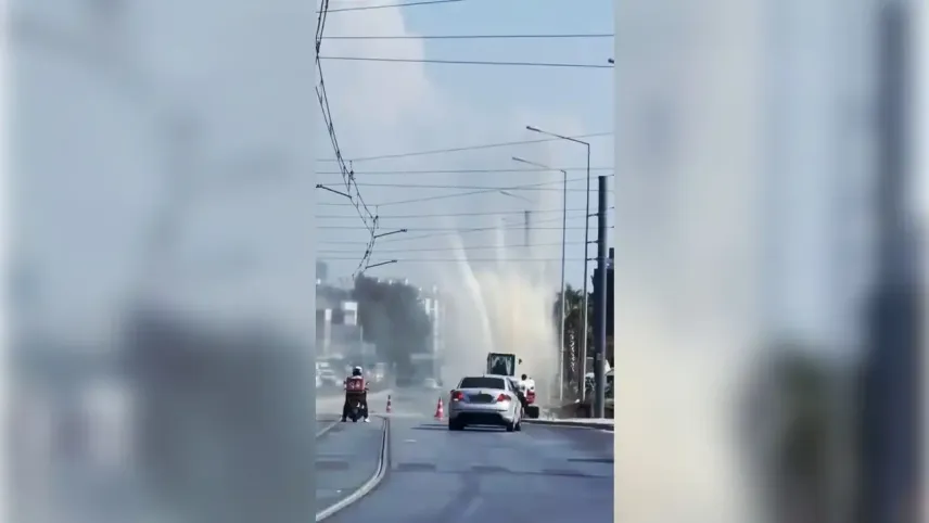 İzmir&#039;de su kesintisi: Çiğli&#039;de su isale hattı patladı! haberinin görseli