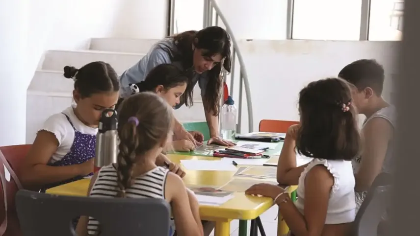 Karabağlar Belediyesi ücretsiz kurslar düzenliyor haberinin görseli
