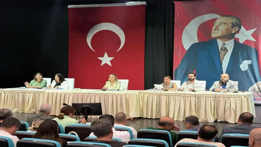 Konak Meclisi’nde AK Parti grubundan zam tepkisi: Karar yargıya taşınacak haberinin görseli