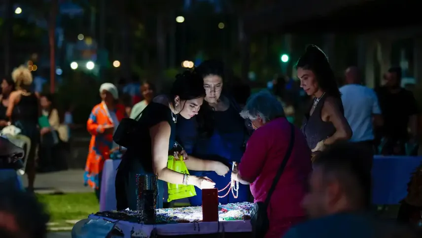 Gece Kermesi Karantina Meydanı’nda renkli başladı haberinin görseli