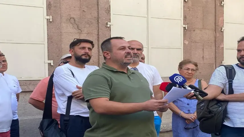 Kentsel dönüşüm ve kooperatif mağdurları evlerinin teslimini istedi haberinin görseli
